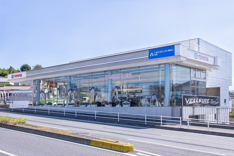中田店(旧:神奈川トヨタ中田店) (2)